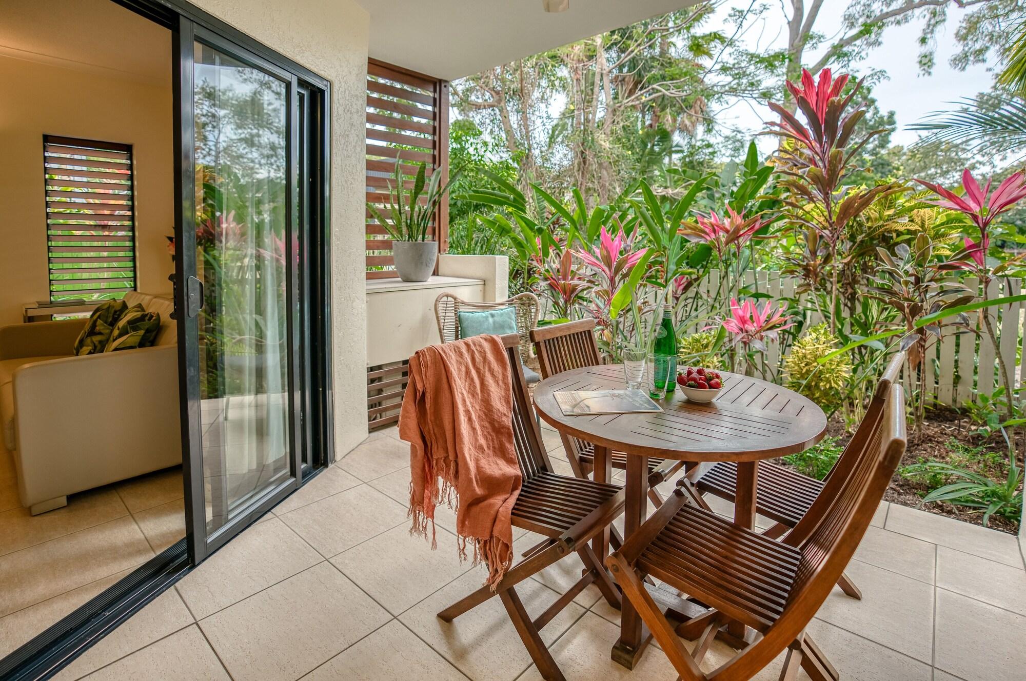 Freestyle Resort Port Douglas Exterior photo